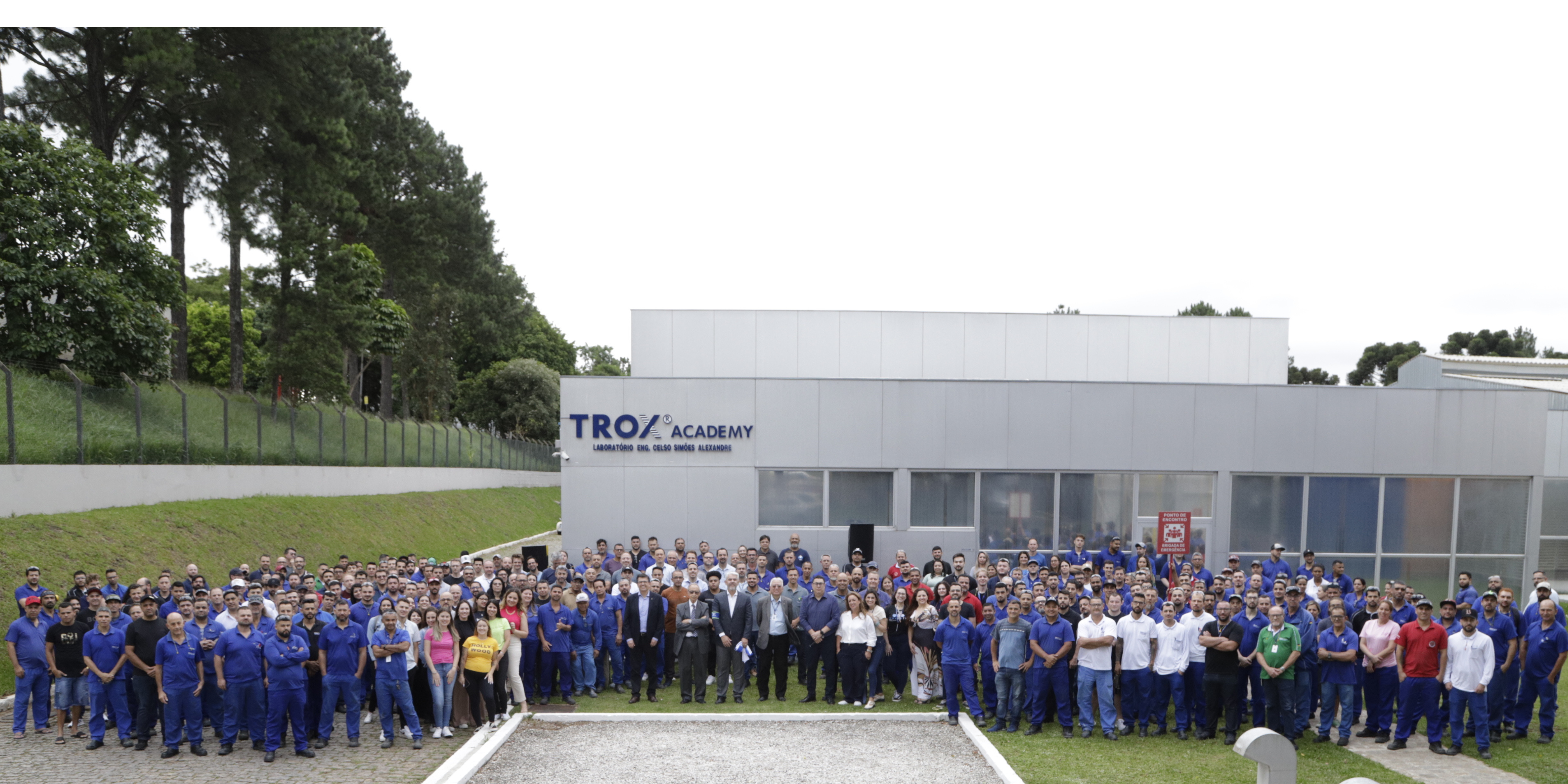 Una iniciativa de los empleados de TROX en Brasil, TROX Academy ahora se llama TROX Academy – Laboratório Eng. Celso Simões Alexandre. El evento tuvo lugar el 8 de diciembre de 2023.
